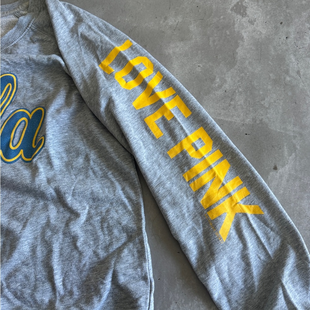🫧 BOGO - 2012 PINK Victoria's Secret UCLA Crewneck Sweater - size large - Picture 4 of 6